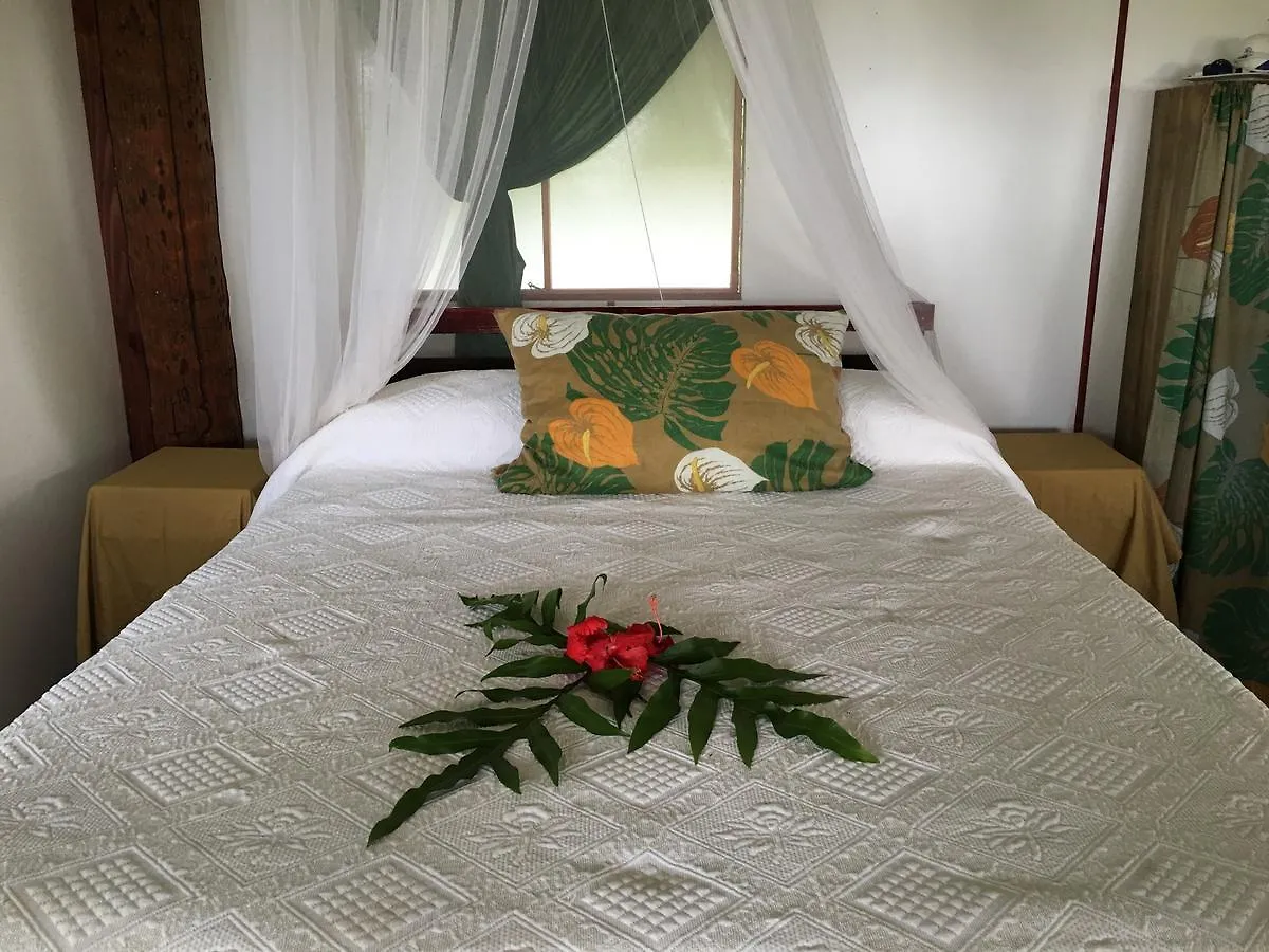 Tifaifai Et Cafe Huahine Bed & Breakfast Fare